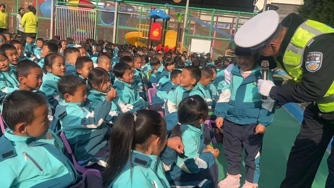 路通到哪里交通安全宣传就讲到哪里