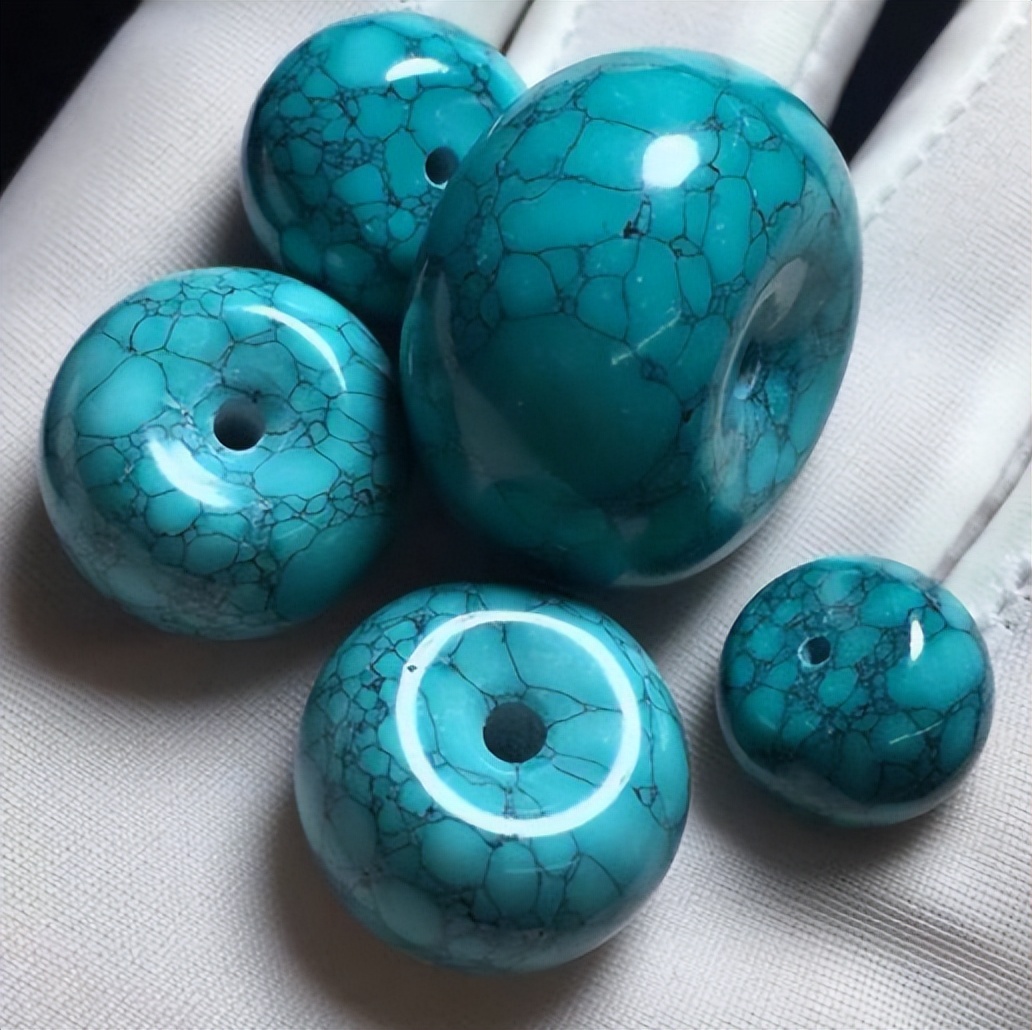 月光海纹石,海纹石戴着会变化吗