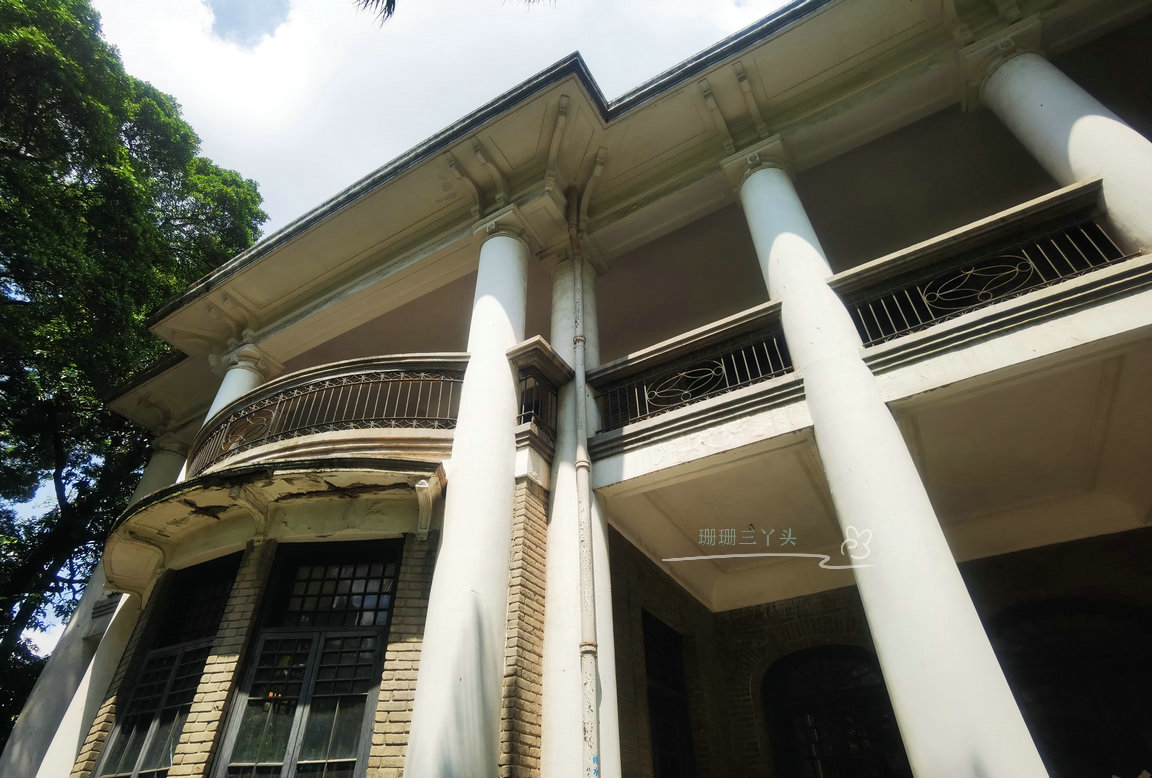 他被称为“沙面建筑之父”，旧居在养老院旁，曾被称“广州白宫”