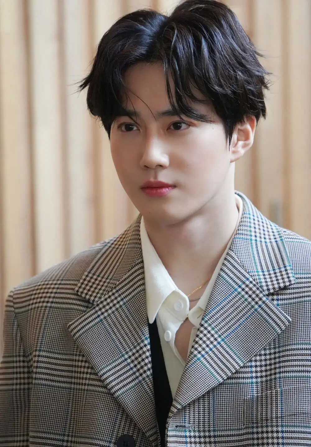 韩国知名明星借鞋不还，被造型师爆料，SM回应称：网友推测不实