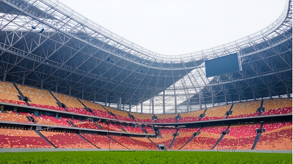 重庆在建足球场,重庆龙兴专业足球场