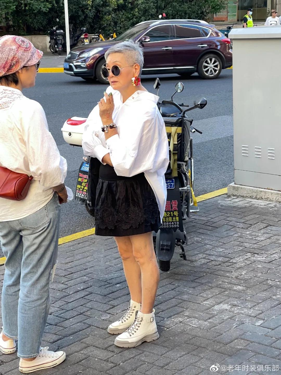 抖音里不敢点赞的女明星,上海最显年轻的网红