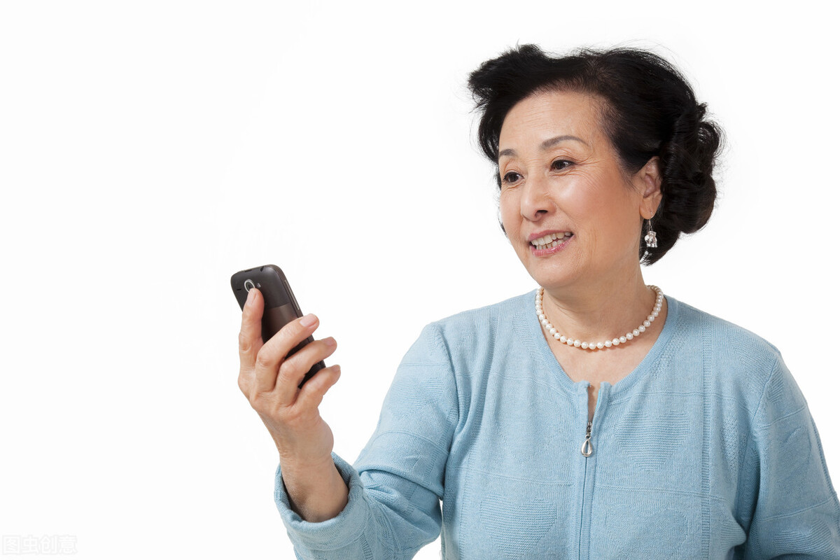 老年人选智能手机哪款好,中国电信老年人套餐哪种最划算