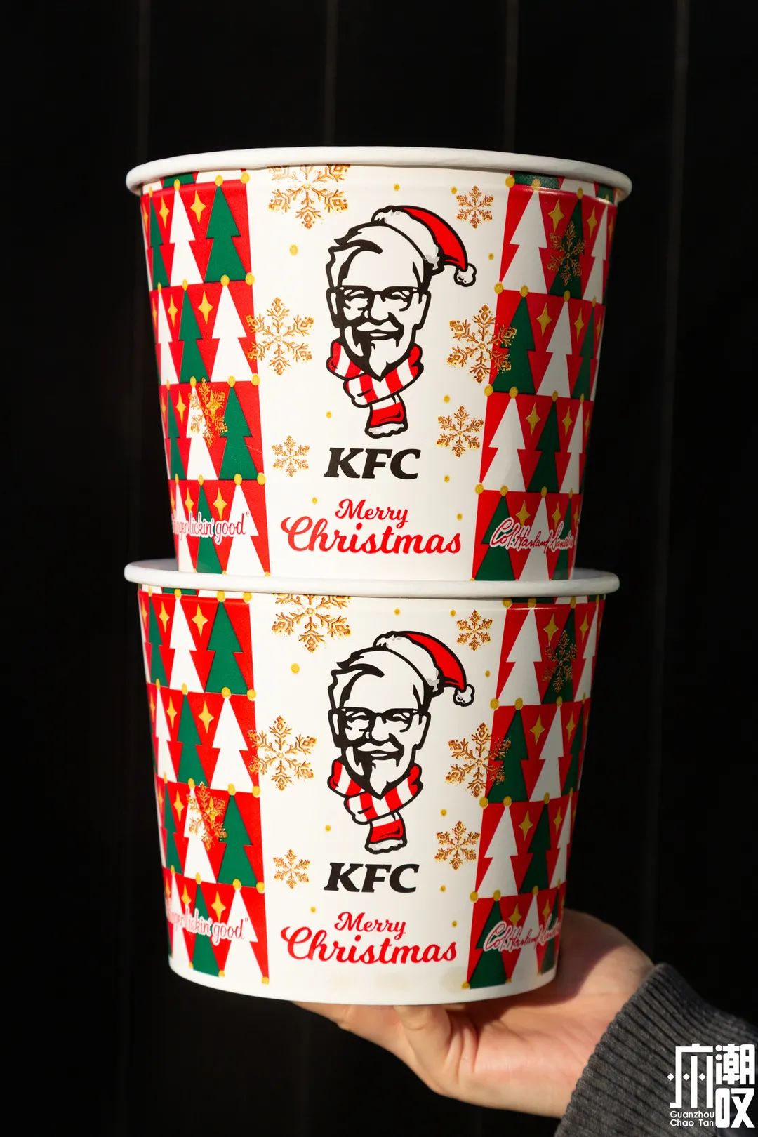 肯德基的圣诞新品芝士炸鸡小火锅,kfc肯德基圣诞限定桶2021