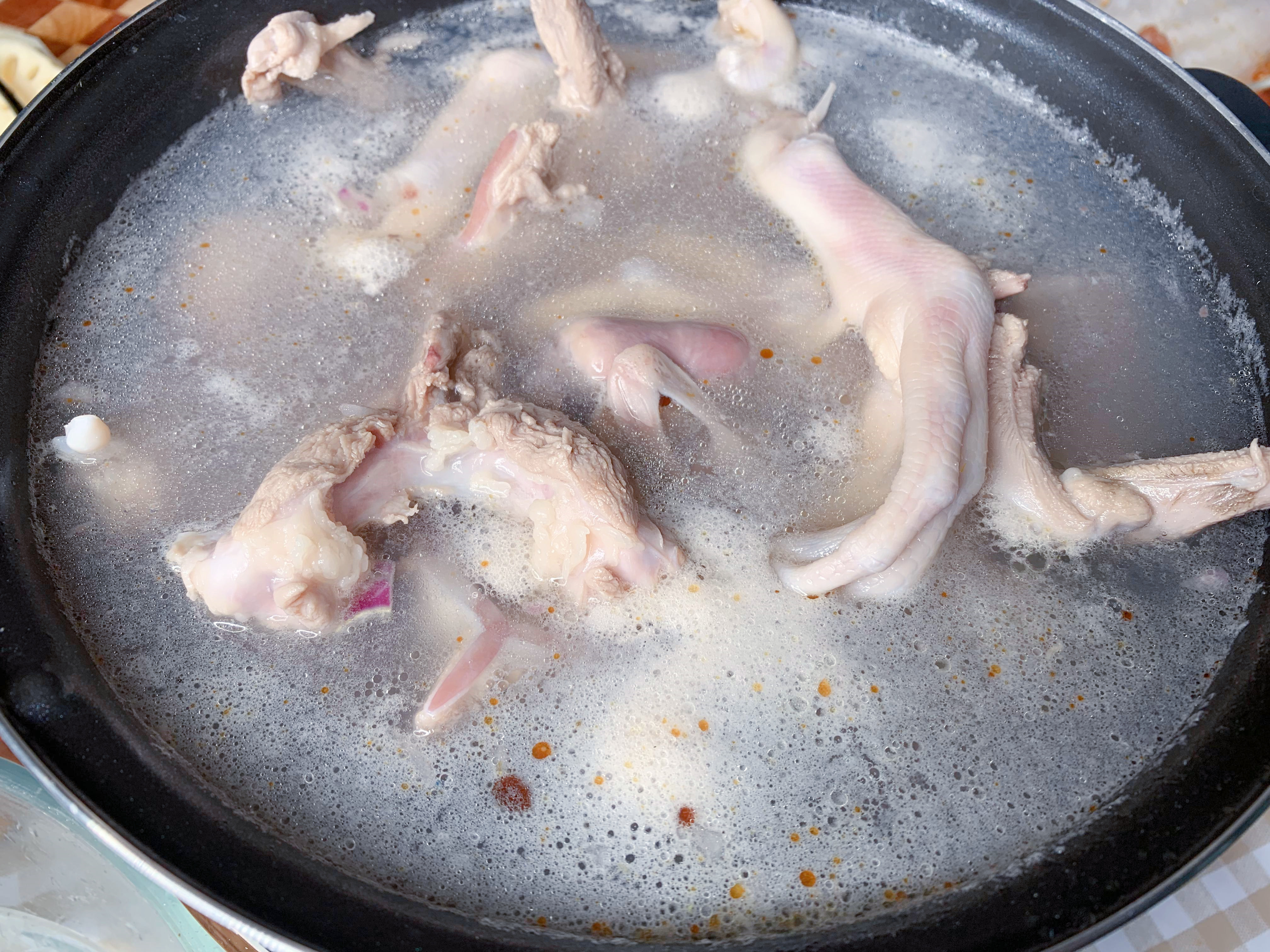 周黑鸭口味麻辣鸭货家庭制作方法,周黑鸭麻辣卤小龙虾汤底怎么熬制