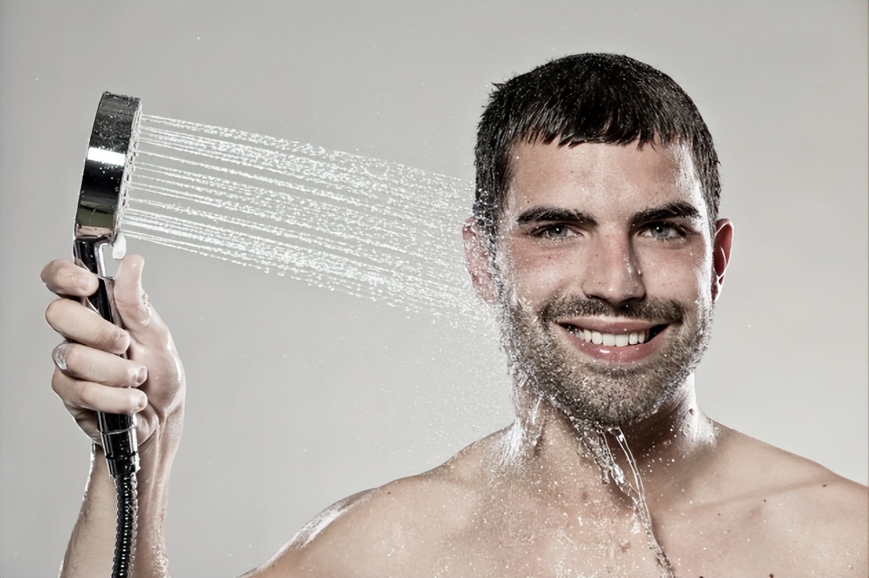 夫妻生活结束后，男性用纸擦一下就行?男人事后要注意的4件事