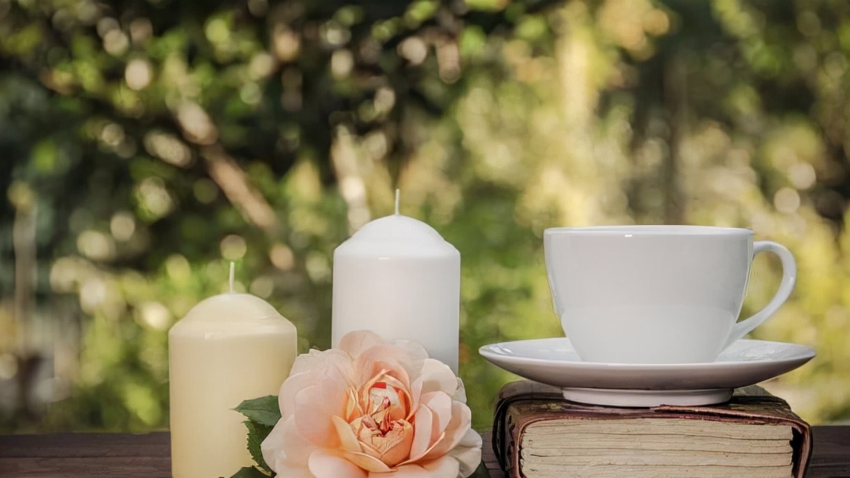 人过六十:穿布衣,品菜羹,看闲书