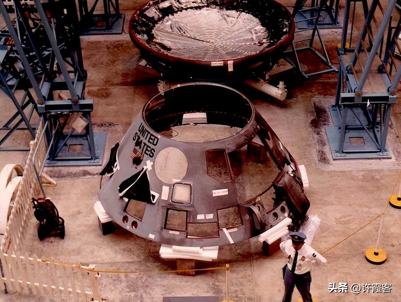 九死一生的阿波罗登月计划，实验中死亡三人，阿姆斯特朗差点牺牲
