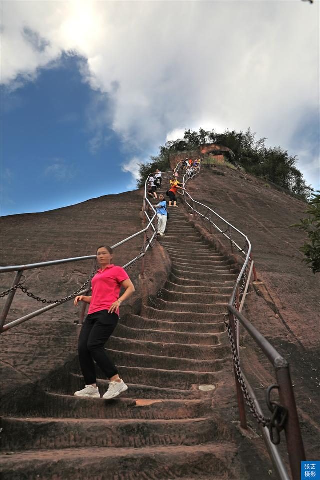 韶关最著名的山,韶关丹霞地貌在仁化县吗