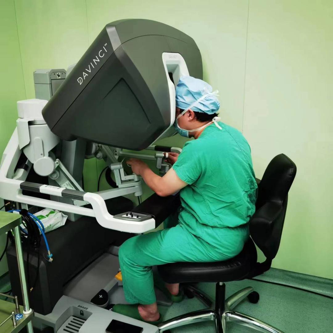 哈医大二院多学科利用达芬奇机器人为乙状结肠膀胱瘘患者完成手术