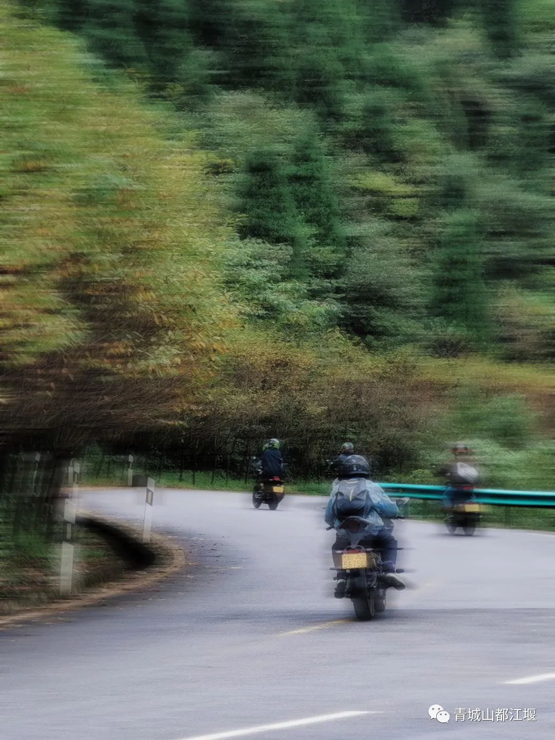 抓住秋天的尾巴！都江堰必打卡的8大晚秋好去处，步青山观烟岚云岫、入古城拾千年烟火，来过都会爱上