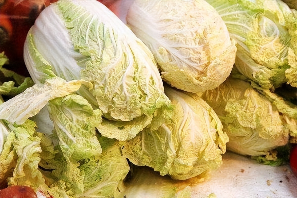 喷了甲醛的白菜怎么处理,喷过甲醛的白菜什么样