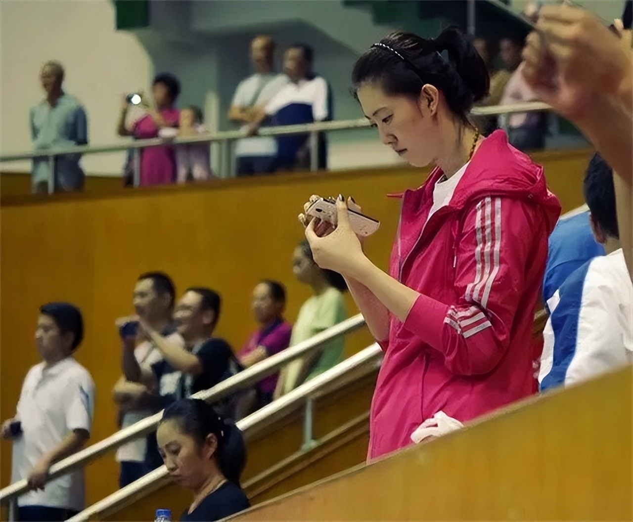 前女排最美队长,女排最美队长久违露面