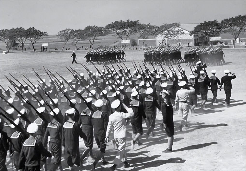 老照片：1950年“*攻反**大陆”口号下的台湾军民风土人情