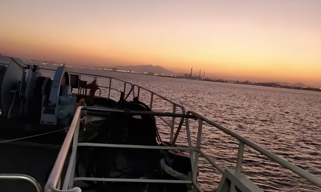 香港的天星小轮是什么样子的,香港天星小轮尖沙咀