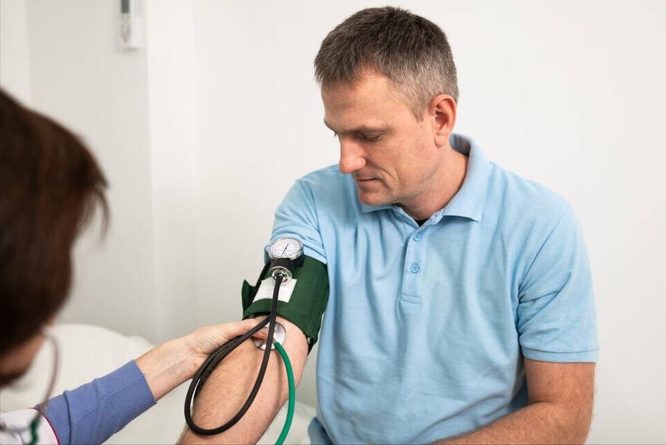 血压低压正常高压偏高原因,血压高压正常低压偏低是什么原因