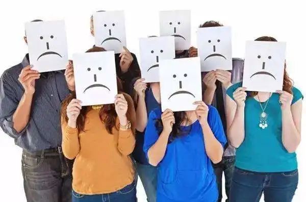 怎么界定抑郁症患者,怎么判定一个人是不是抑郁症