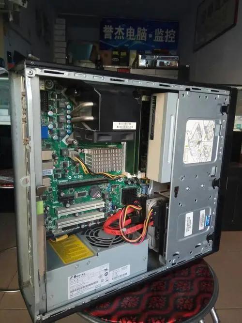 电脑嗡嗡响是哪个风扇造成的,电脑主机电源嗡嗡响