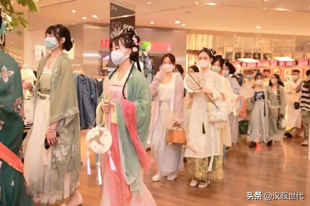 国风大赏汉服大型t台秀,汉服走秀国风大典最惊艳的汉服