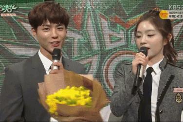 被誉为“周五情侣”，是韩国颜值最高的CP，宝琳到底有多好磕