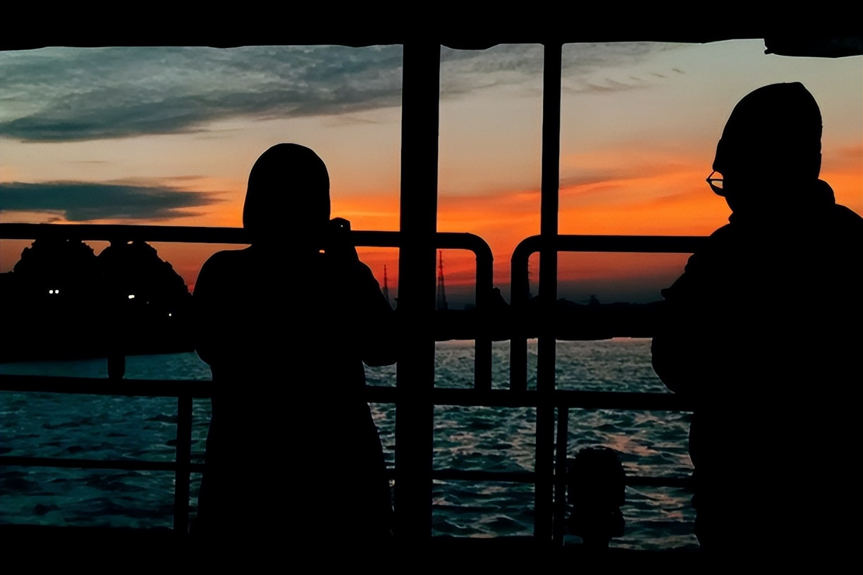 香港的天星小轮是什么样子的,香港天星小轮尖沙咀