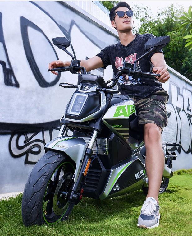 可以上牌的跨骑式电动车,推荐几款不用驾照的跨骑电动车