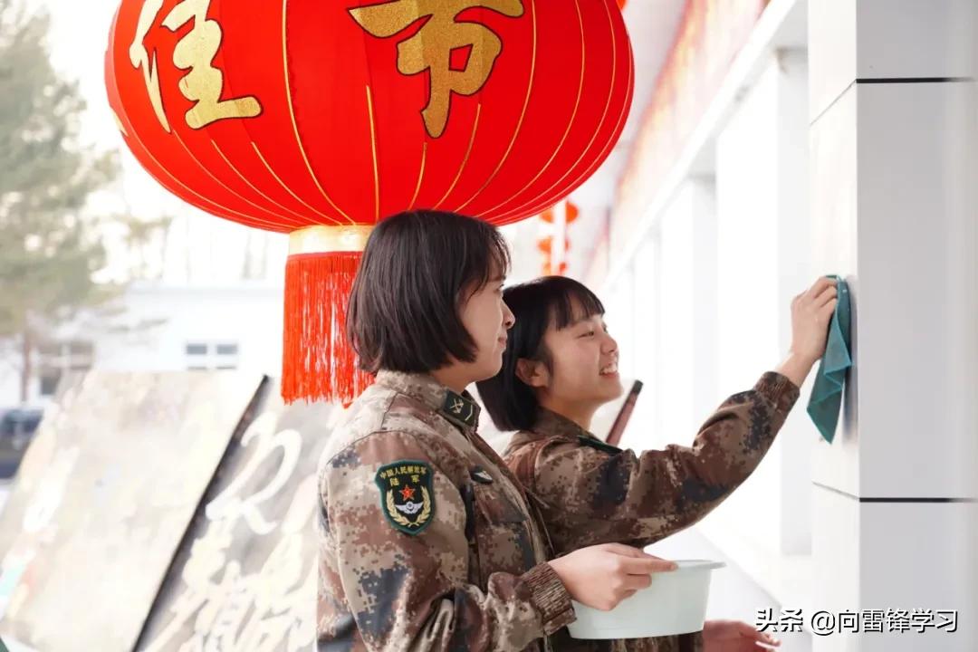 二十三糖瓜粘小年歌谣文案,二十三糖瓜粘小年歌谣是几年级的