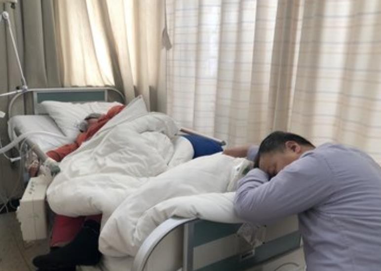 2020年上海交大女博士治癌需80万，丈夫跪地求离婚：求你放我一马