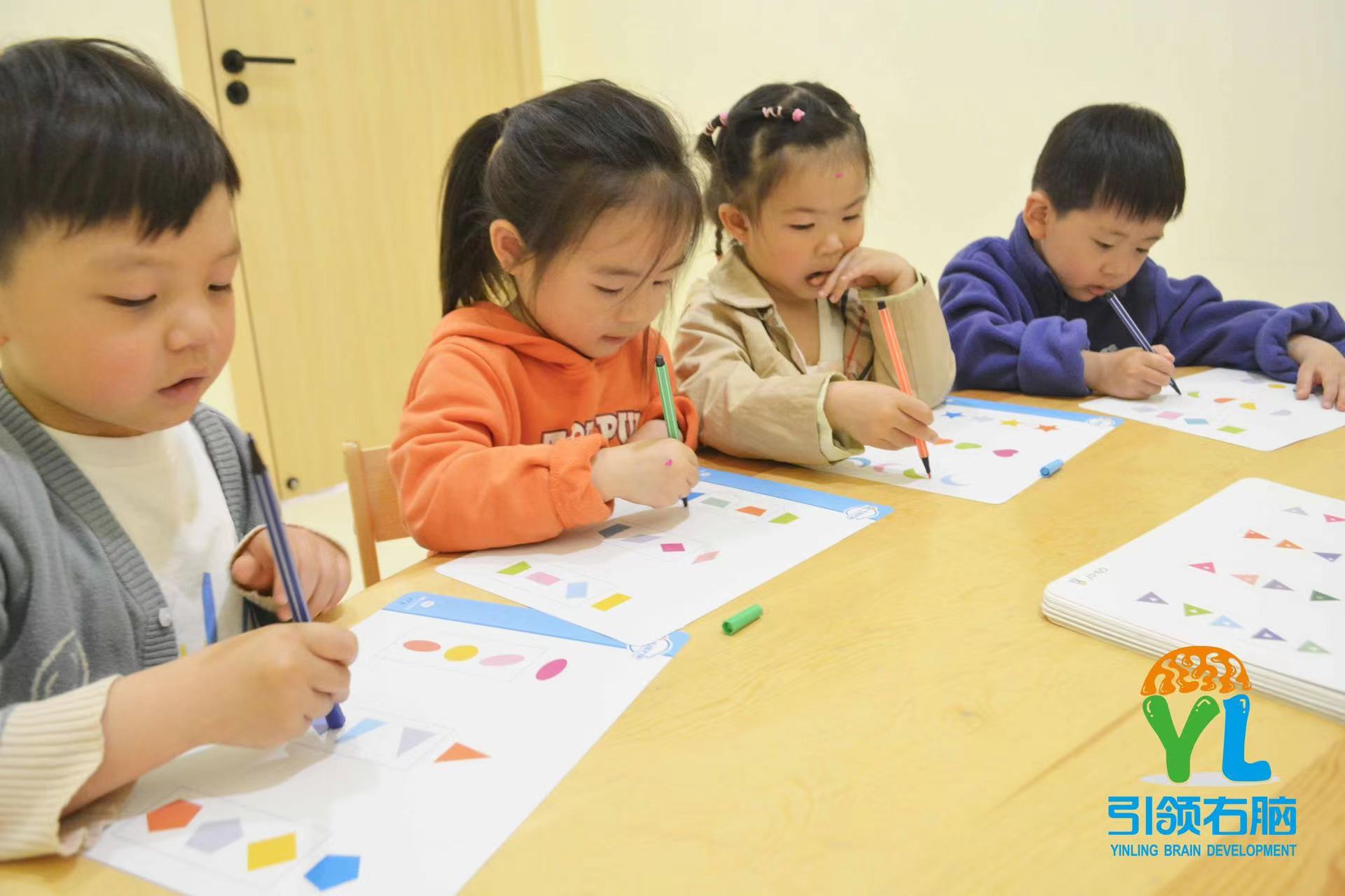 0-3岁托育中心加盟,家庭小型托育班加盟费用明细表