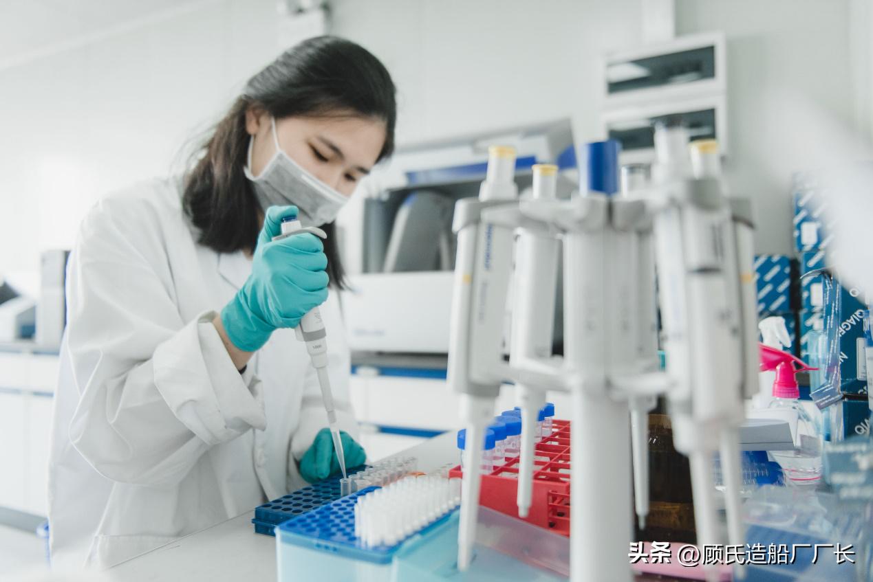 他是个丈夫还是个懦夫？法医陈世贤眼中的广州宾馆男子浴缸自杀案