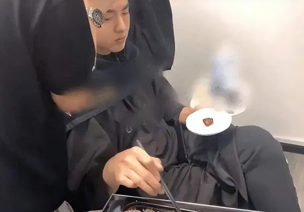 吴亦凡,终于为自己的“风流”付出了代价