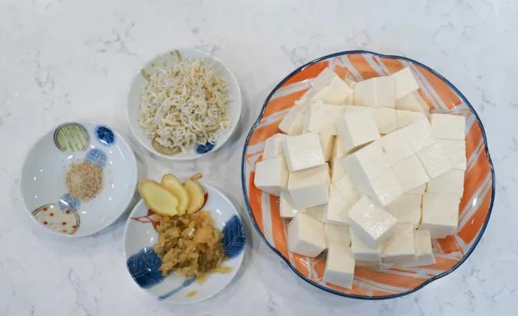 老年人别太节俭多补充这几种食物,建议中老年别太节俭多吃这五种菜