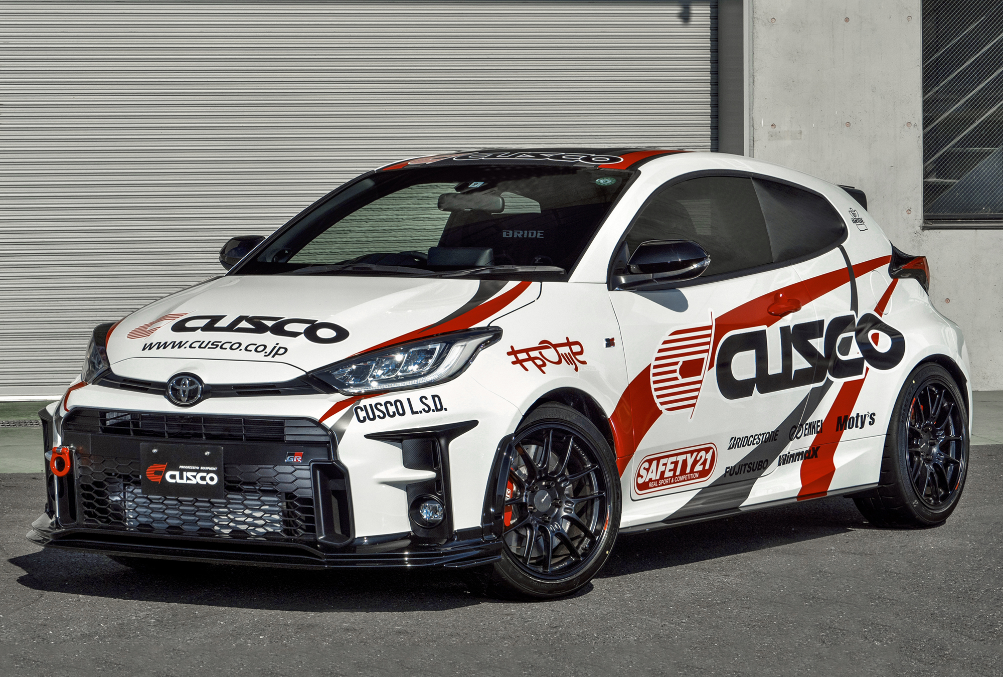 丰田yaris改装视频,丰田gryaris三缸