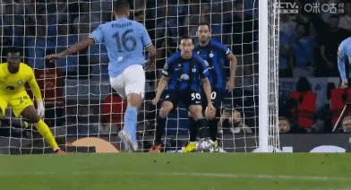 欧冠德布劳内场边哭了,欧冠决赛德布劳内最后看到的画面