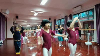 前方高能谁演的,前方高能校园歌手演唱瞬间