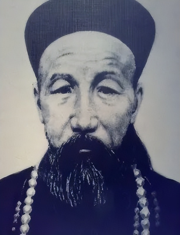 从战略角度看左宗棠和李鸿章,李鸿章和左宗棠的教科书评价