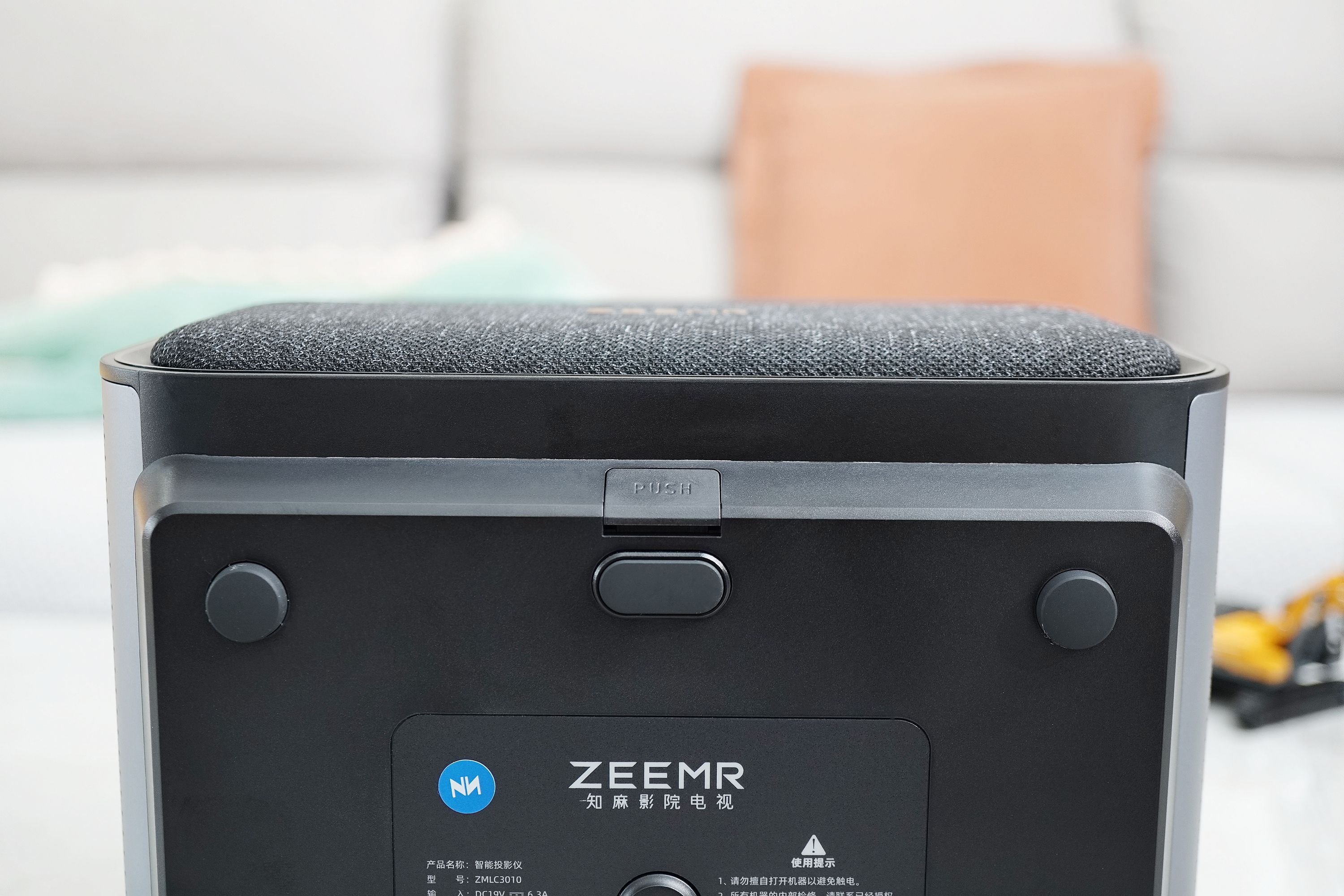 知麻投影仪z1国外好用吗,知麻投影仪z1mini双十一价格