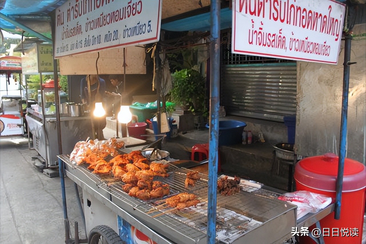泰国美食街边小吃跳跳虾,泰国小吃排行榜前十名