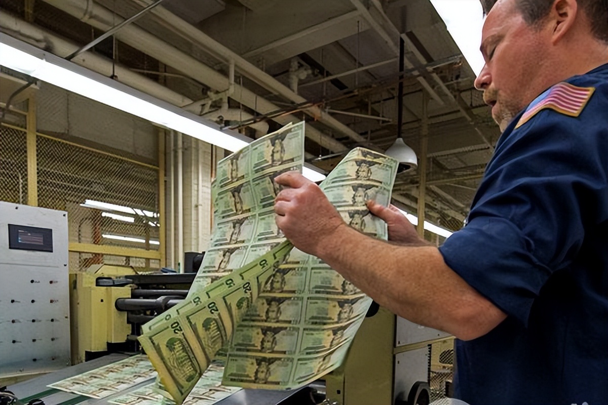 美国措手不及！日本突然加速甩卖美债，背刺美国毫不手软？