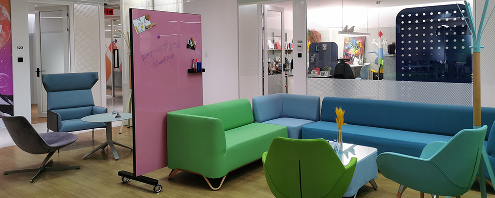 熙攘老街中的“后花园”大巭服饰深圳办公设计欣赏