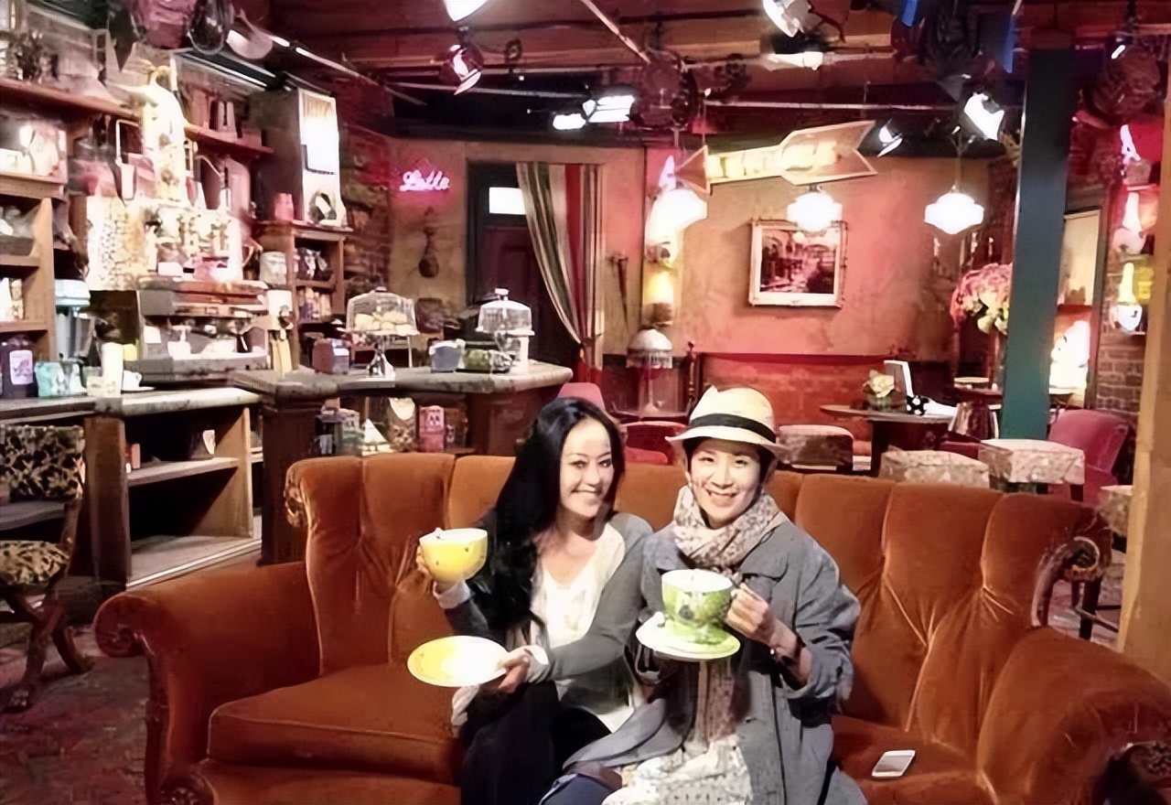 她一个人，搞垮两个亿万富豪