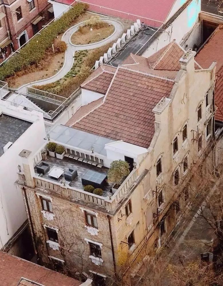 一把椅子值100万,一把椅子价值2个亿