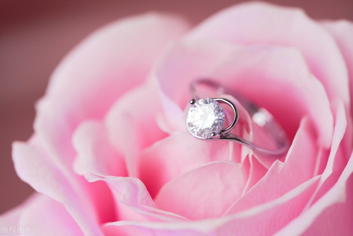 智商税珠宝,周大福钻戒换款折价