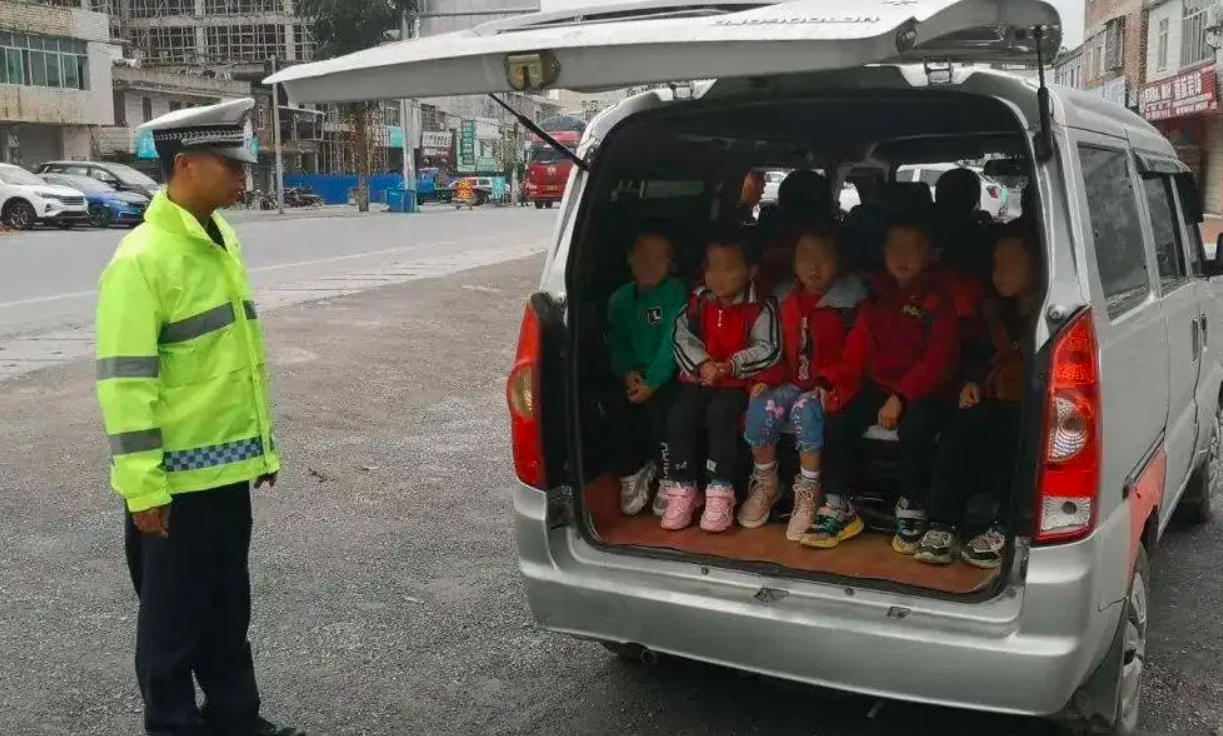 五座客货两用面包车能拉货拉人不,面包车不能拉人也不能拉货