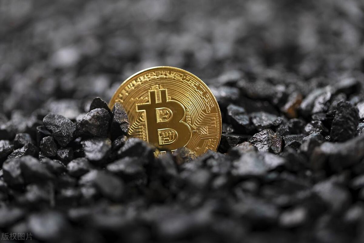 *币特比**“站”上30000美元关口，仍难掩风险