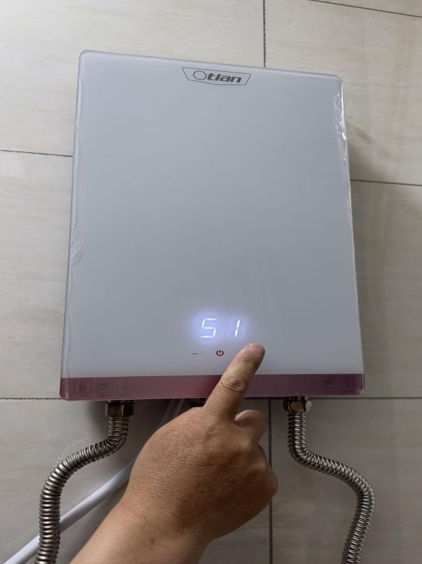 奥特朗x7-dk55b即热式电热水器,奥特朗otlan即热式电热水器