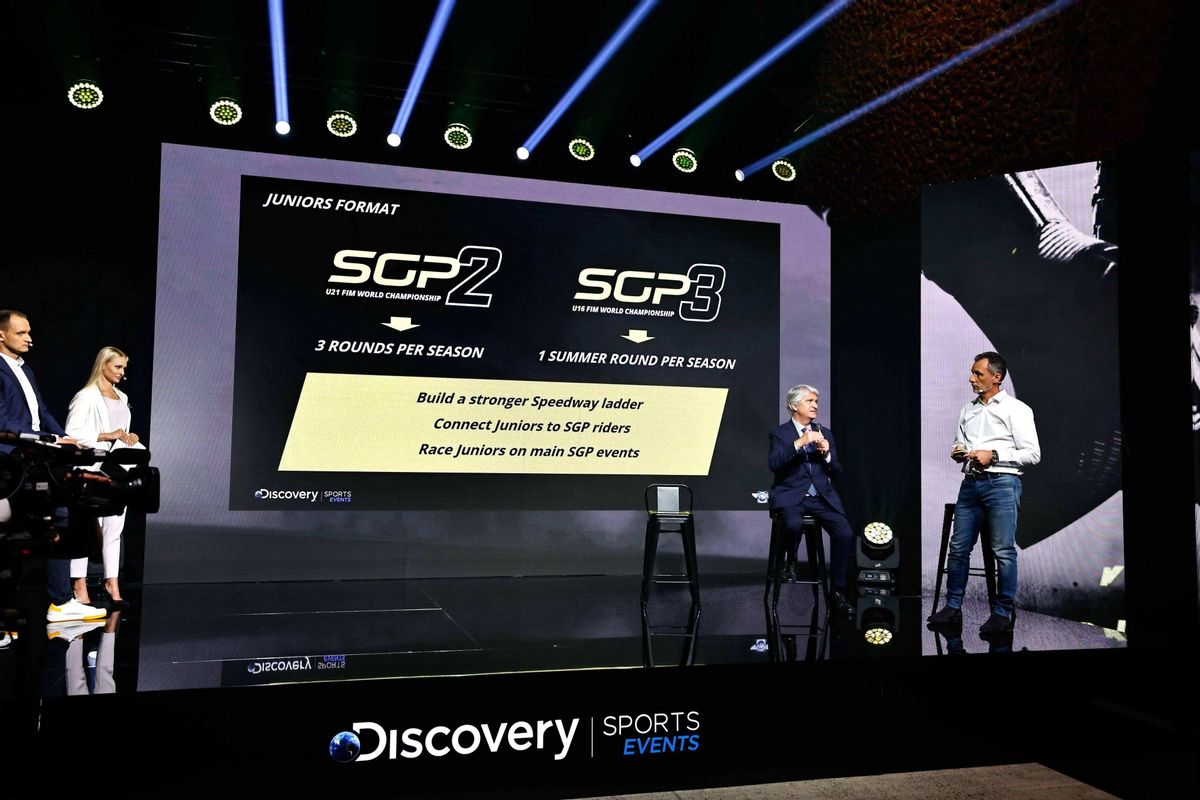 被蛇吞下是什么感觉？科学家身穿盔甲以身试验，心率直接飙升180