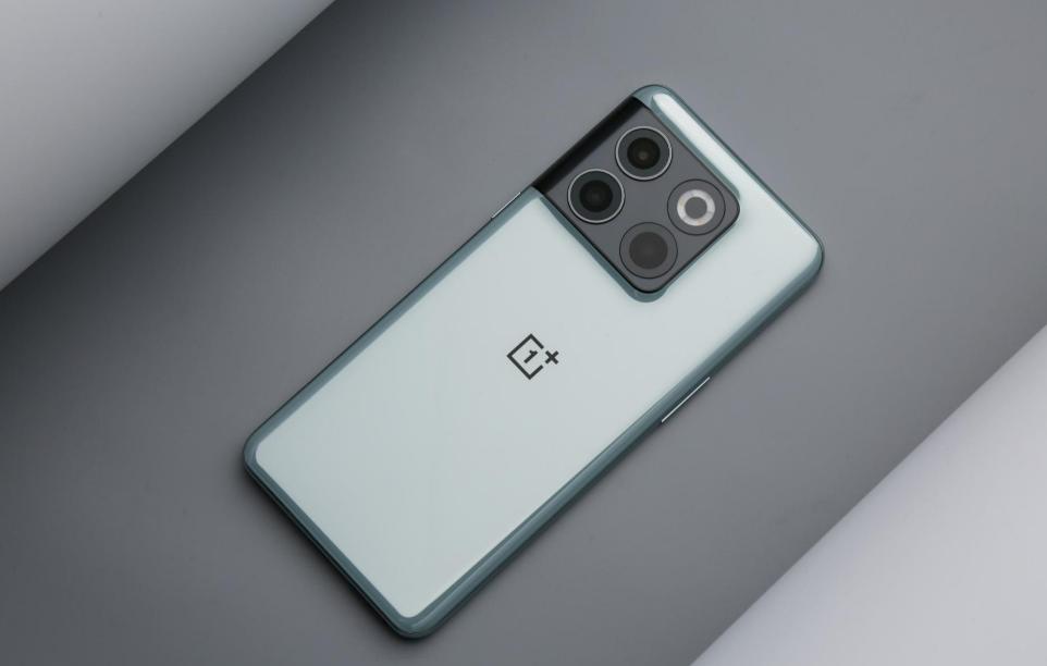 2022年1500元买旧旗舰还是新机,2019降价至千元的旗舰机