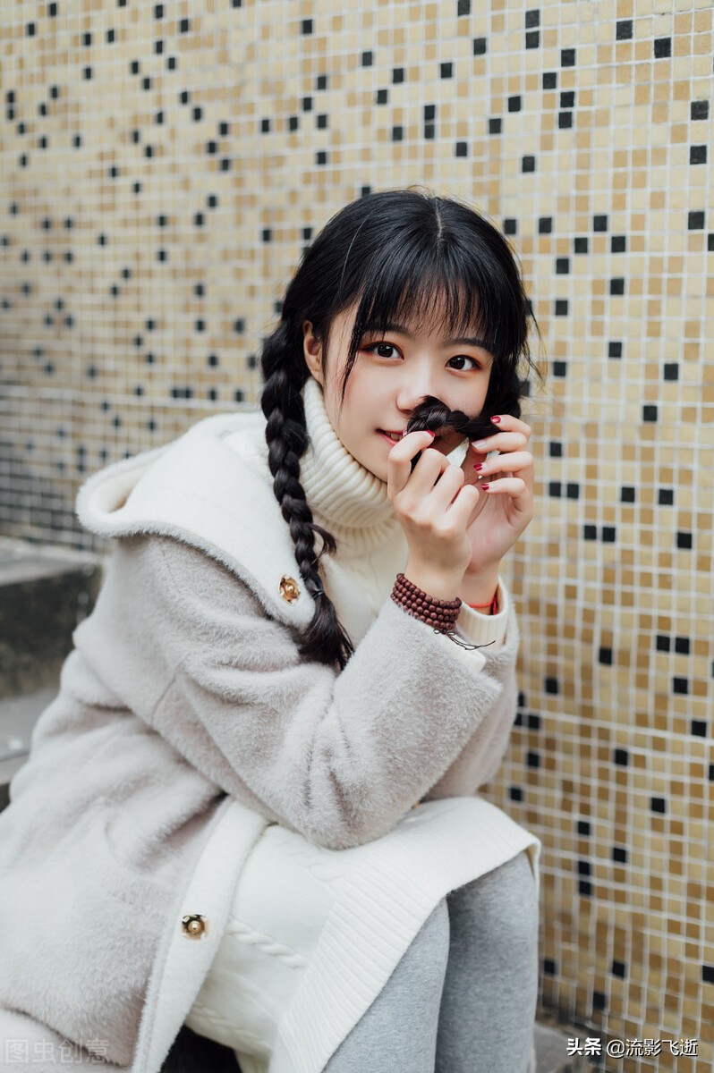 我40岁，媳妇25岁，岳母50岁，我们三人生活在小县城，幸福美满