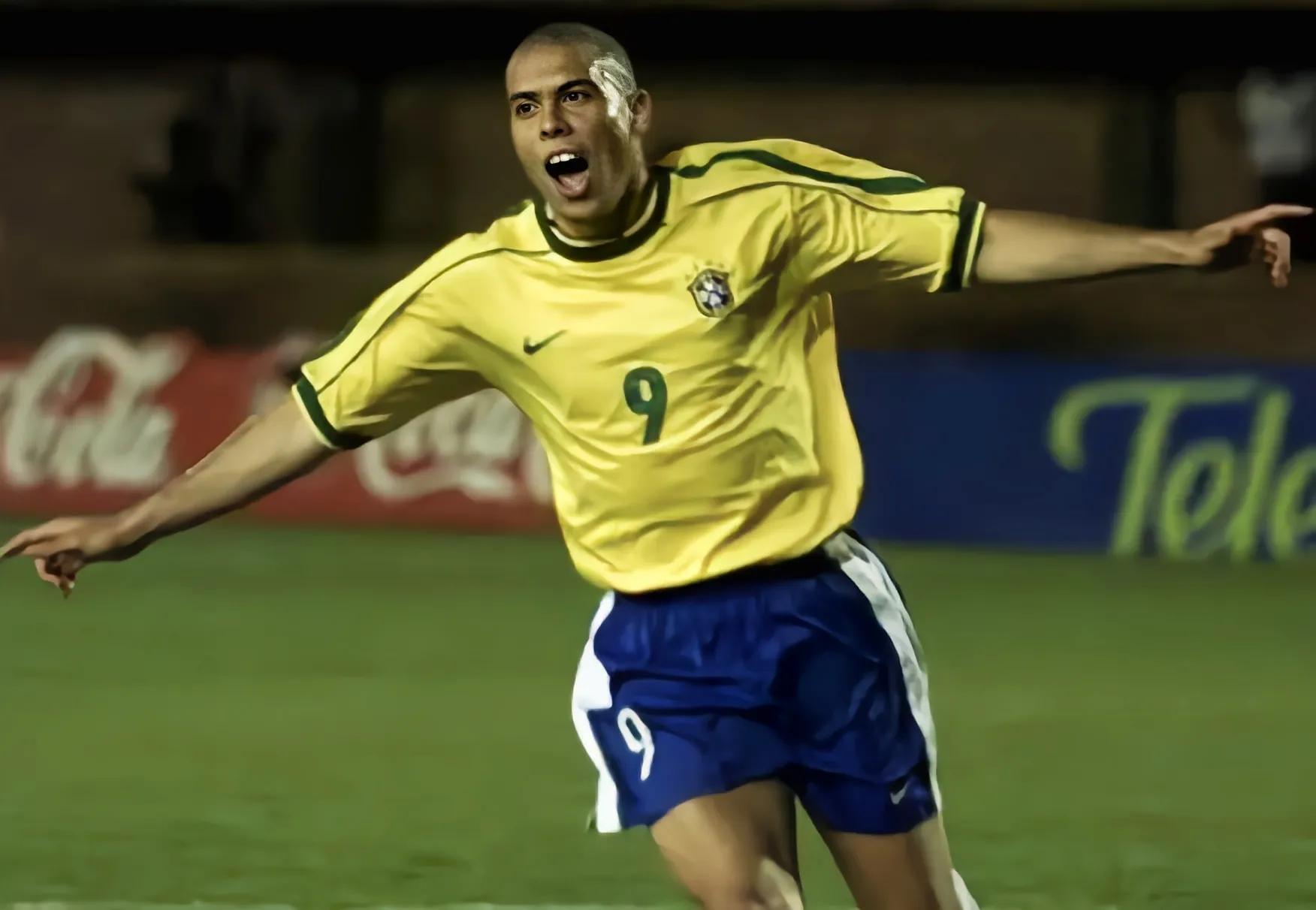 贝利马拉多纳梅西谁更厉害,贝利马拉多纳梅西三代球王同框